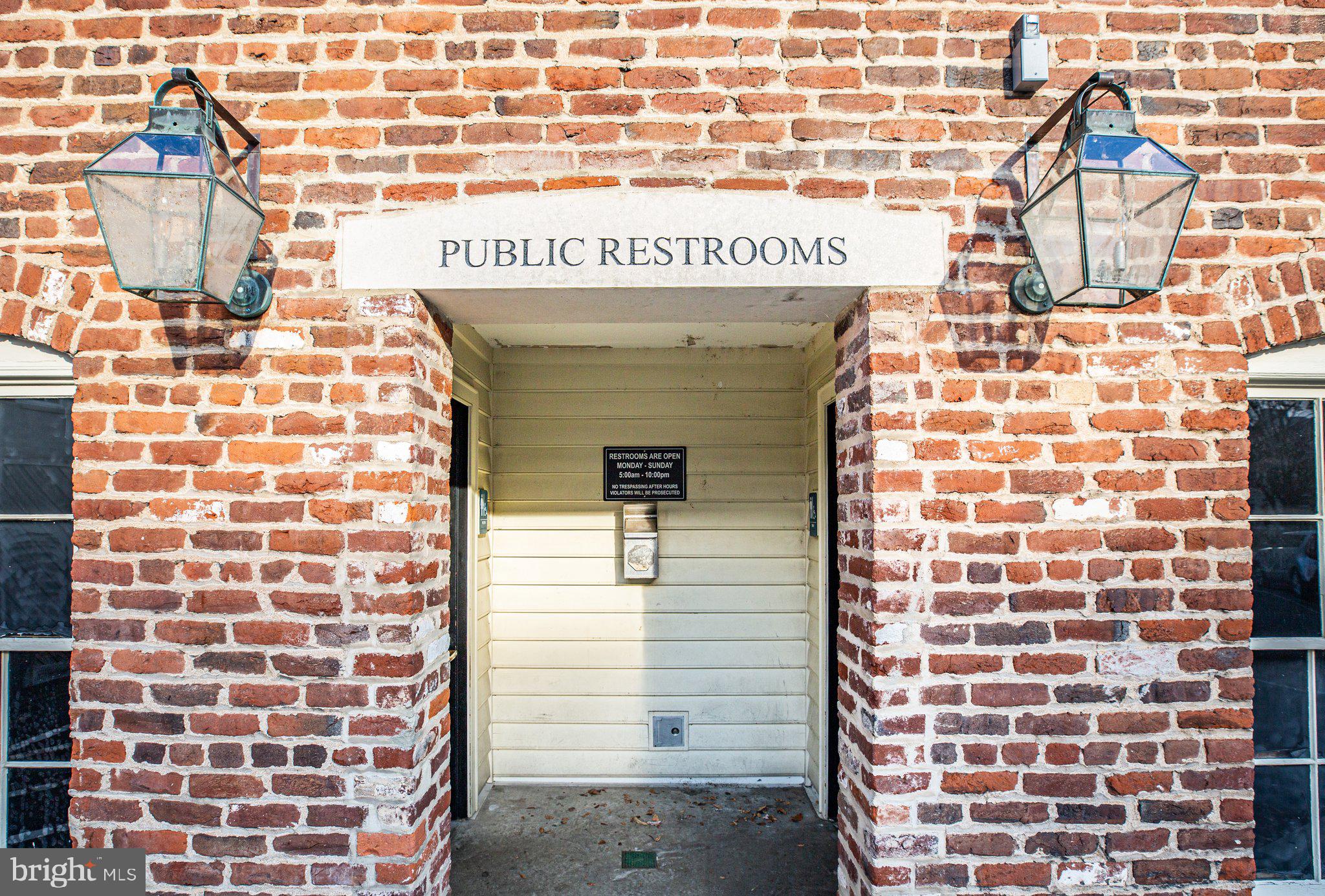 DOWNTOWN FREDERICKSBURG - Commercial Sale