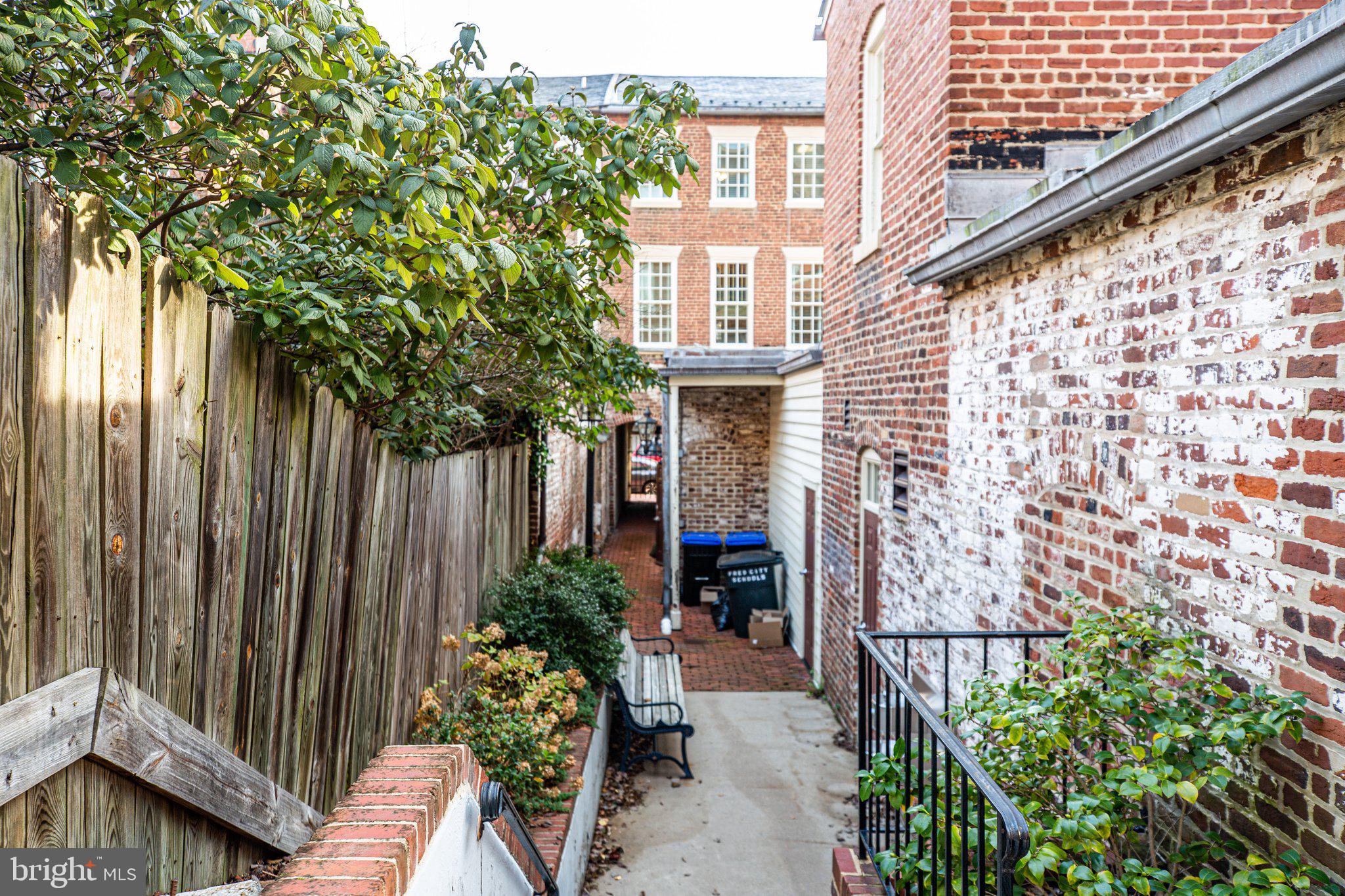 DOWNTOWN FREDERICKSBURG - Commercial Sale