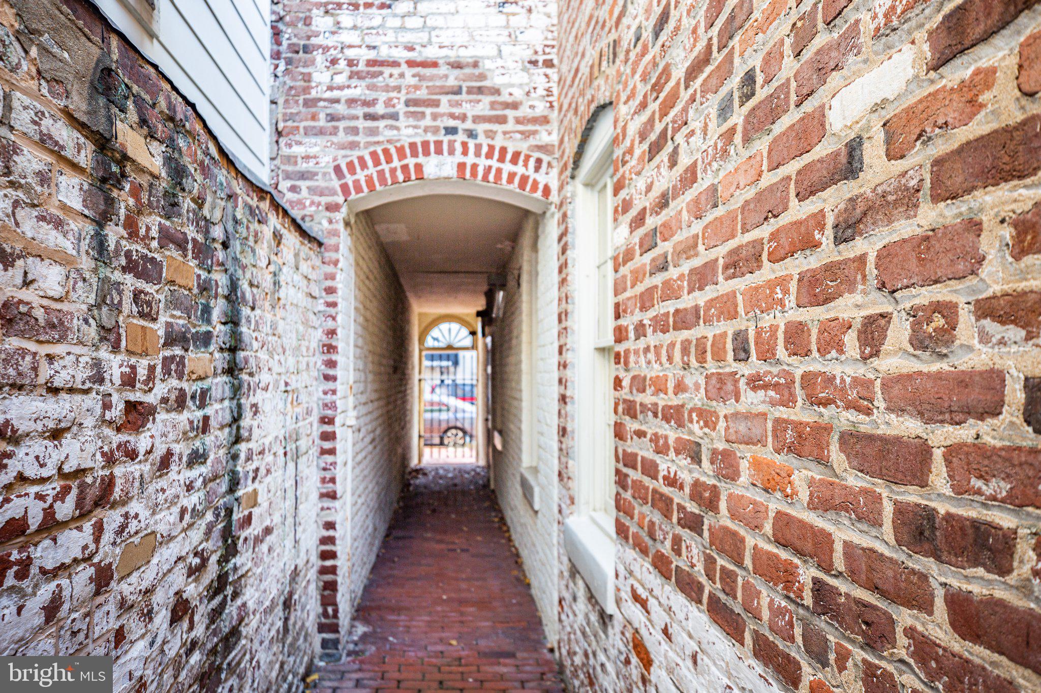 DOWNTOWN FREDERICKSBURG - Commercial Sale