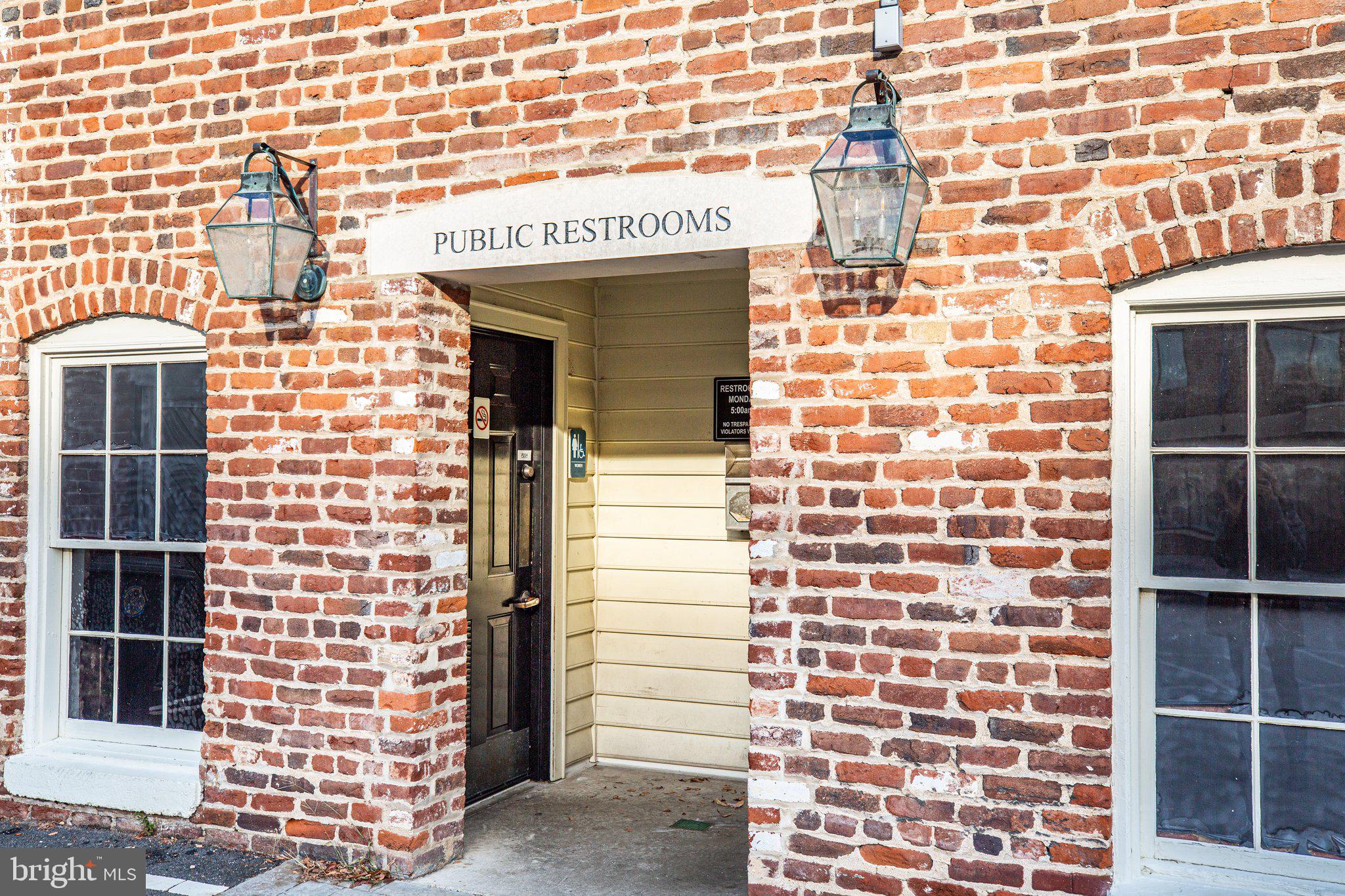 DOWNTOWN FREDERICKSBURG - Commercial Sale