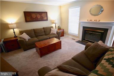 VILLAGE OF THOMAS RUN - Residential Lease