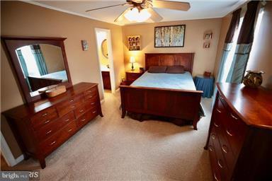 VILLAGE OF THOMAS RUN - Residential Lease