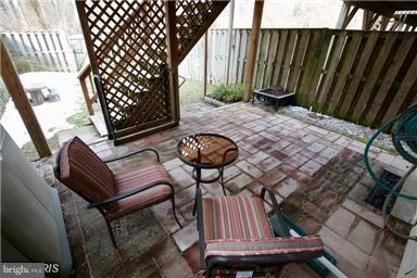 VILLAGE OF THOMAS RUN - Residential Lease