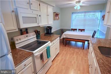 VILLAGE OF THOMAS RUN - Residential Lease