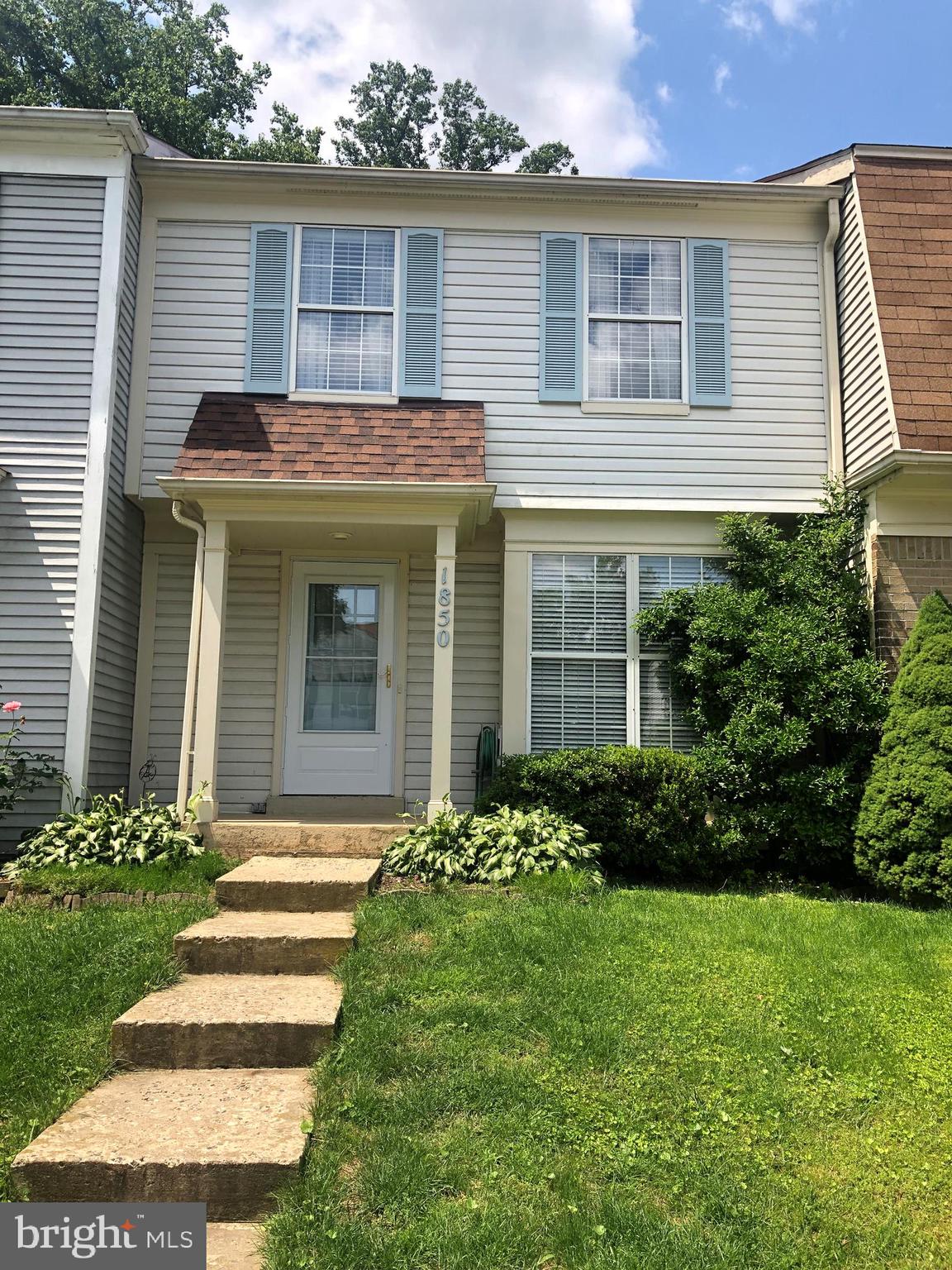 VILLAGE OF THOMAS RUN - Residential Lease