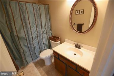 VILLAGE OF THOMAS RUN - Residential Lease