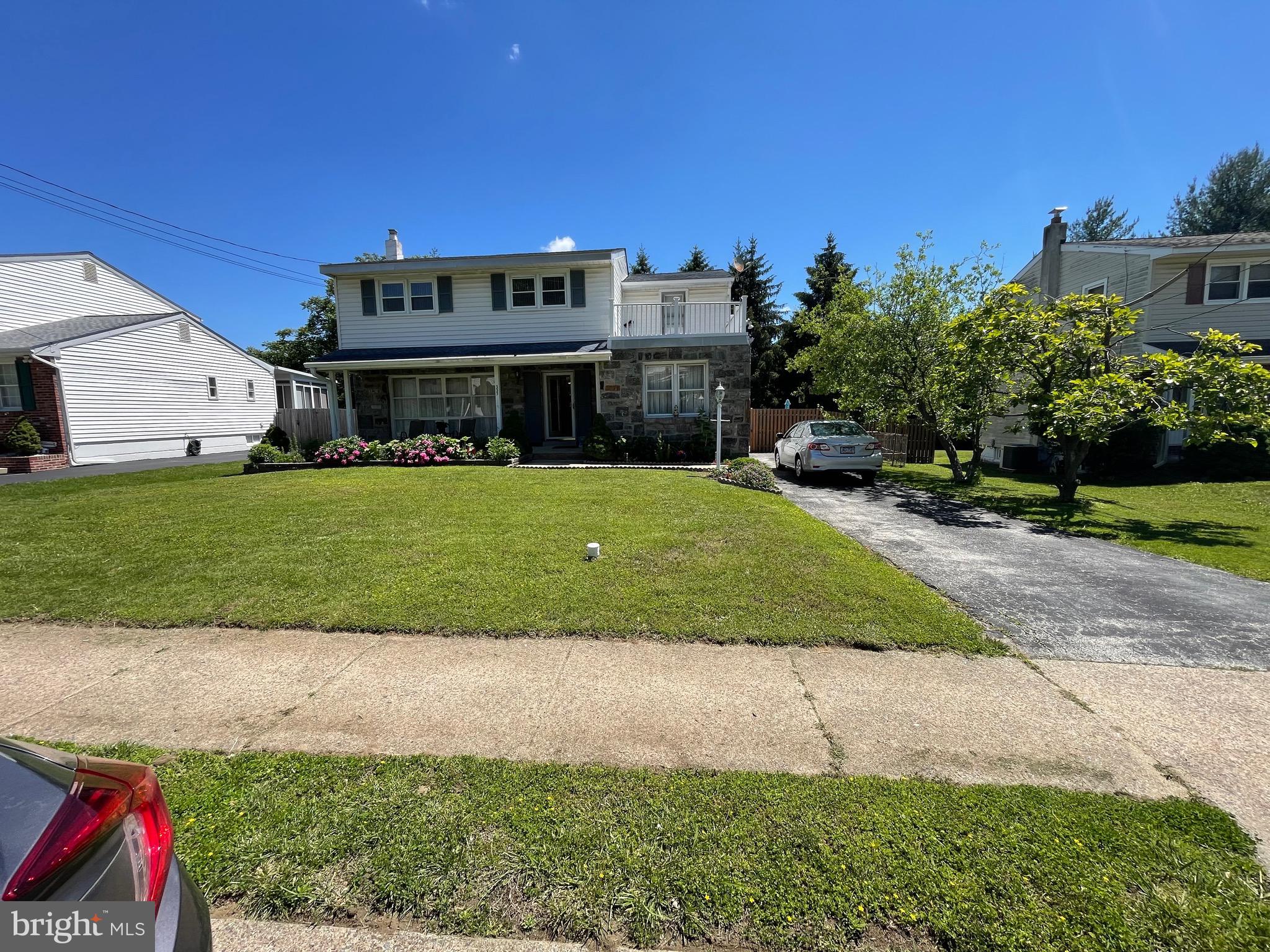 **Spacious 4-Bedroom Home in Desirable Lawrence Park Neighborhood**
Welcome to this beautiful and well-maintained single-family home located in the highly sought-after **Lawrence Park** neighborhood. This charming residence offers a perfect blend of comfort, space, and functionality with **4 spacious bedrooms** and **2.5 bathrooms**, including a **private en-suite in the master bedroom**.
Inside, you’ll find a **generously sized living room**, a **separate formal dining room**, and an **open-concept kitchen**—ideal for both everyday living and entertaining. A standout feature of this home is the large **sunroom/playroom addition**, providing flexible space for relaxation, hobbies, or family fun.
Upstairs, step out onto the **balcony** from the second floor for a breath of fresh air. The **side patio** offers the perfect setting for outdoor dining and gatherings, while the **backyard shed** adds convenient storage space.
The **expansive open basement** includes a **built-in projector**, transforming it into your very own **home theater**—a true bonus for movie nights and entertaining.
Located in a quiet, established community with convenient access to schools, parks, and shopping, this home offers the best of suburban living.
**Don’t miss this opportunity—schedule your private showing today!**