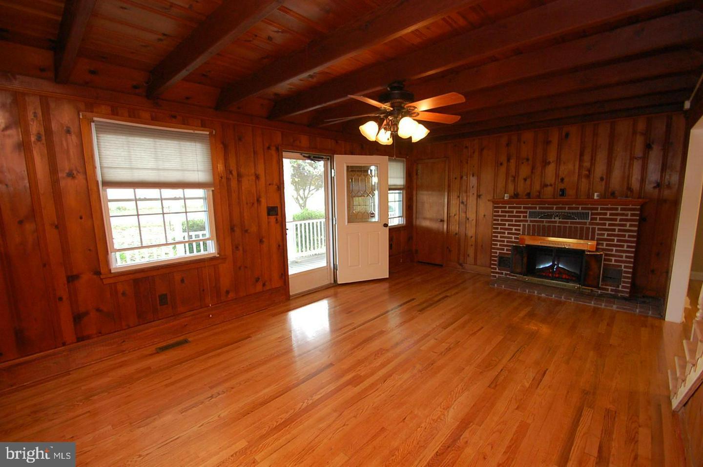 2645 PUTNAM ROAD