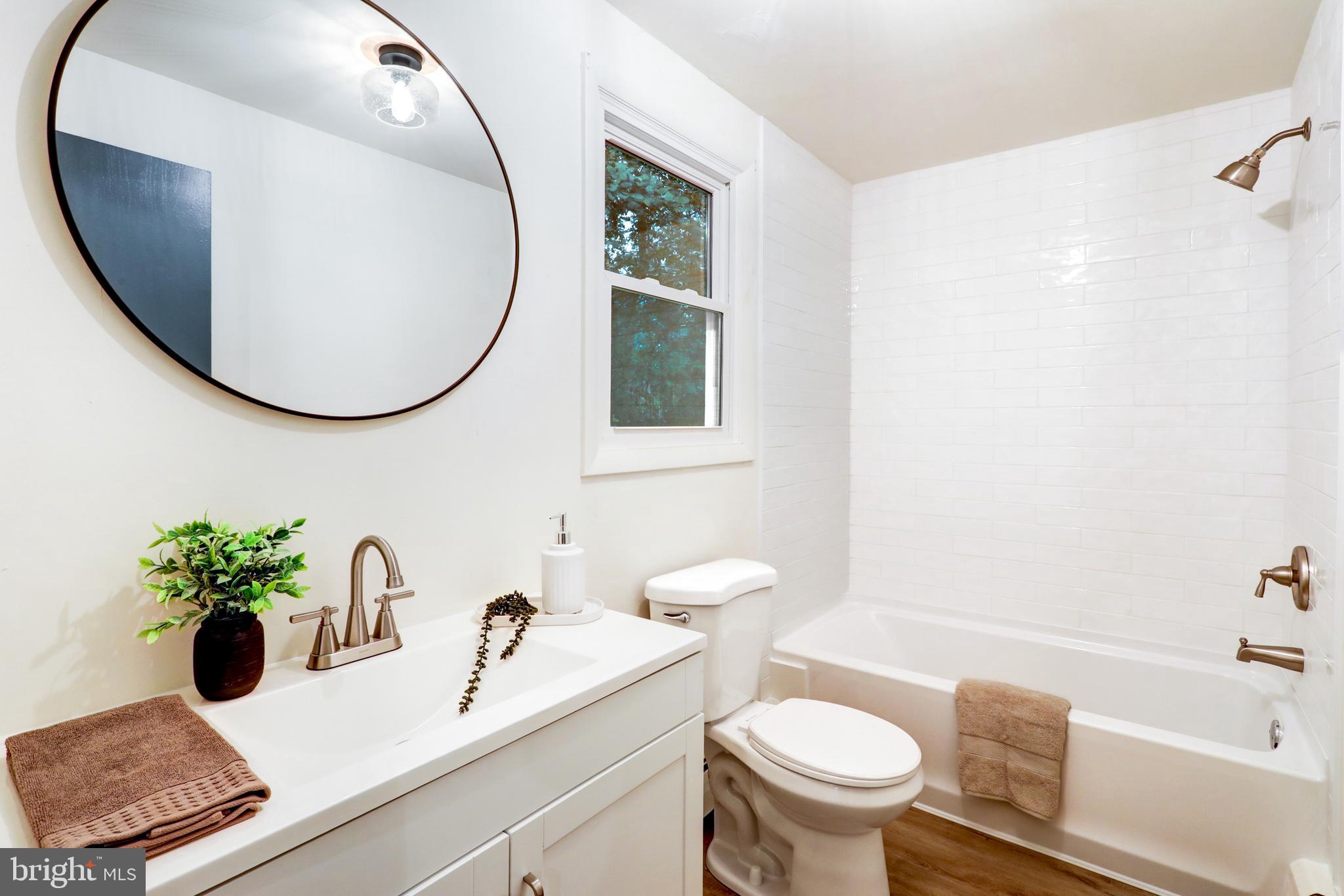 WINDSOR TWP - Residential