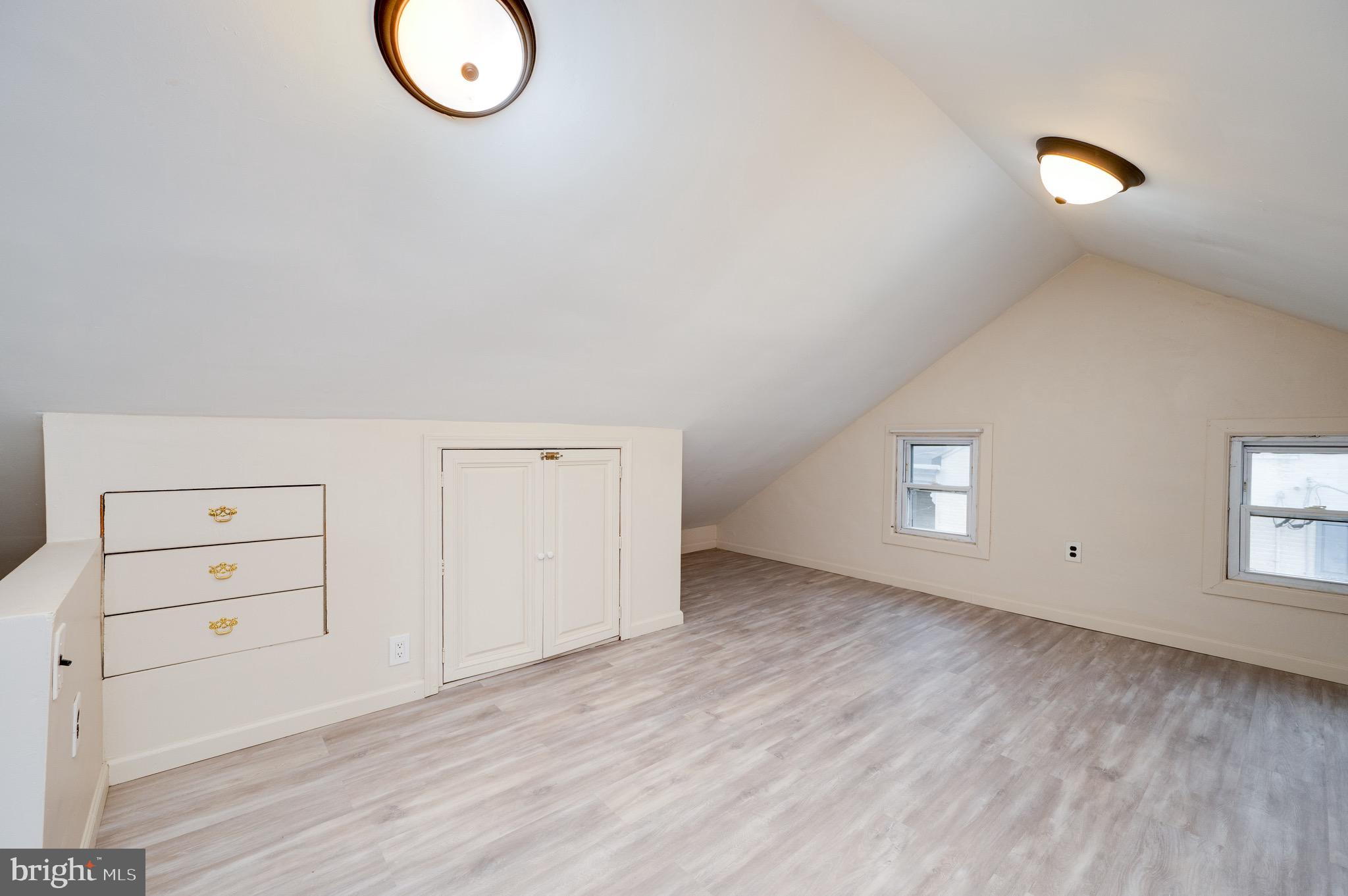 SOUTH TEMPLE HEIGH - Residential