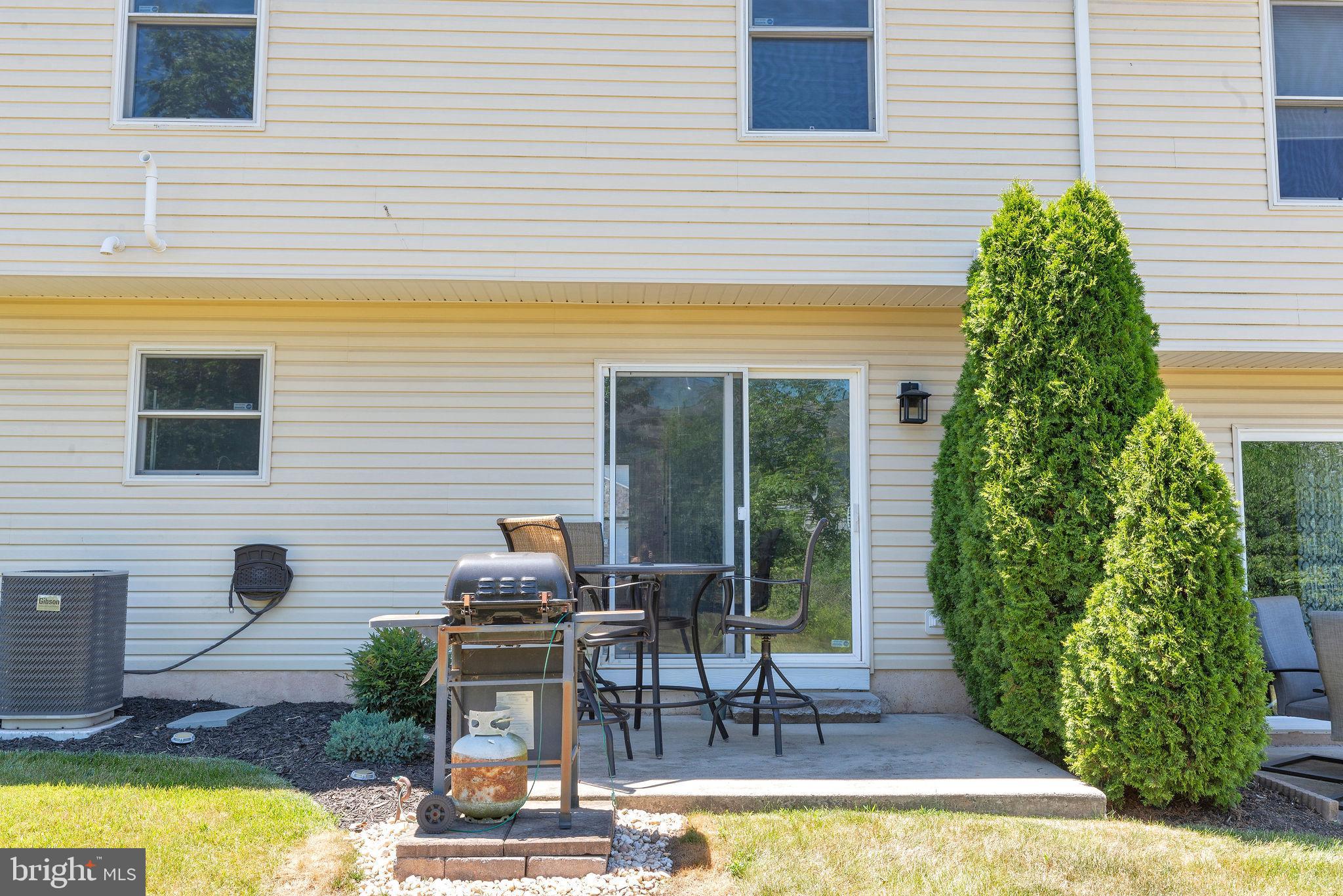 EMERALD HOLLOW ESTS - Residential