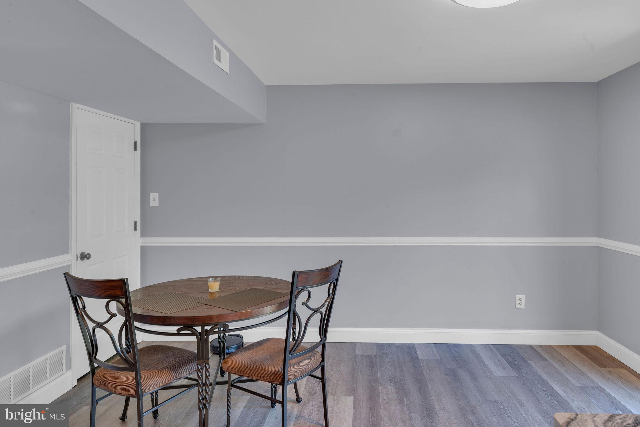 EMERALD HOLLOW ESTS - Residential