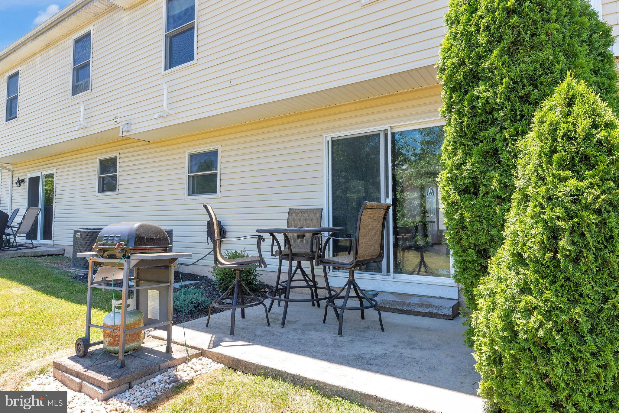 EMERALD HOLLOW ESTS - Residential