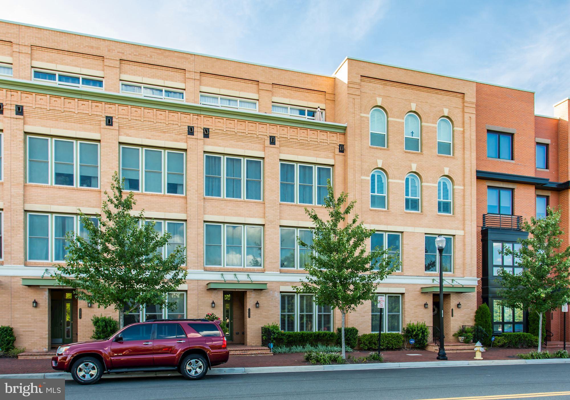 POTOMAC YARD CONDOMINIUM - Residential