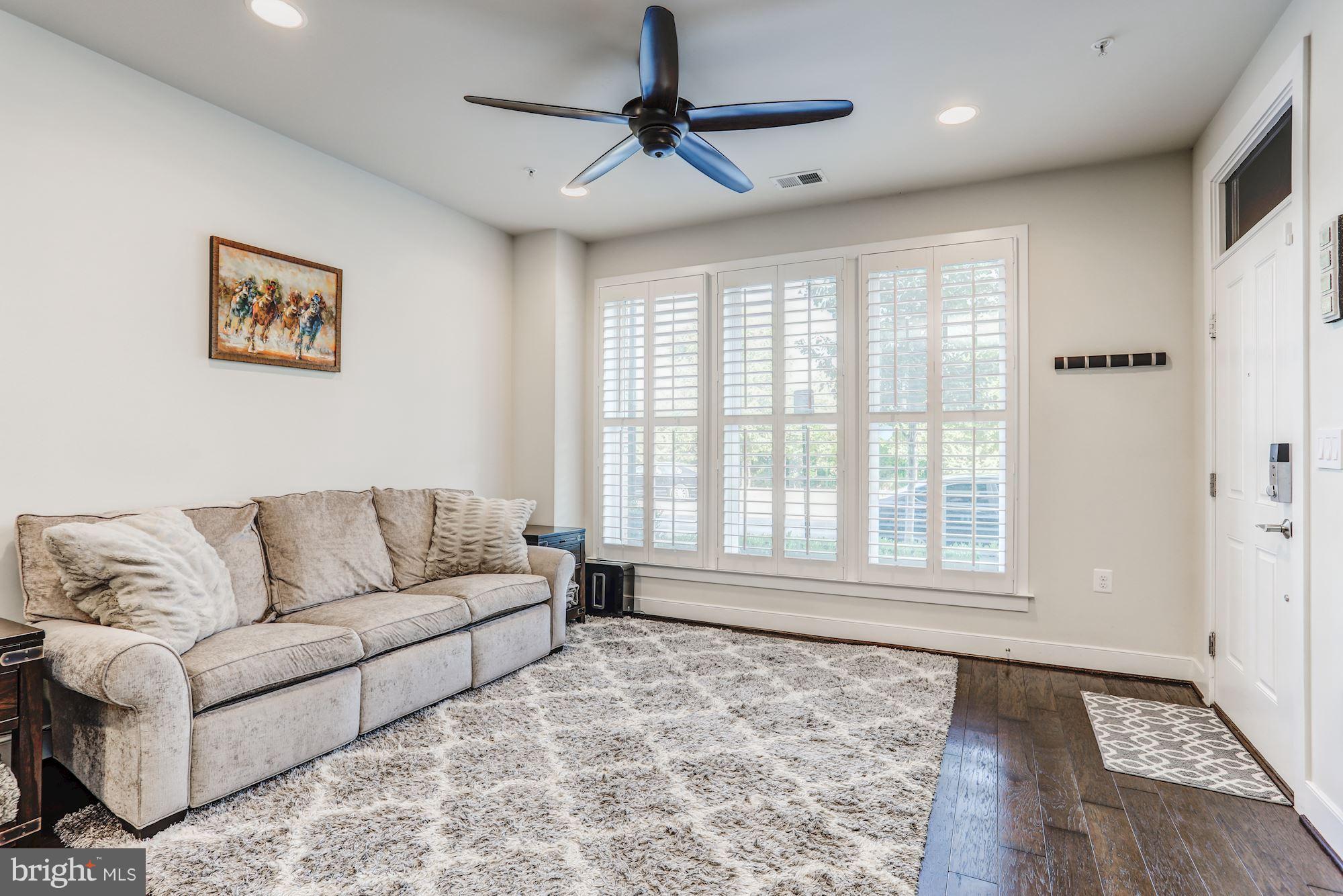 POTOMAC YARD CONDOMINIUM - Residential