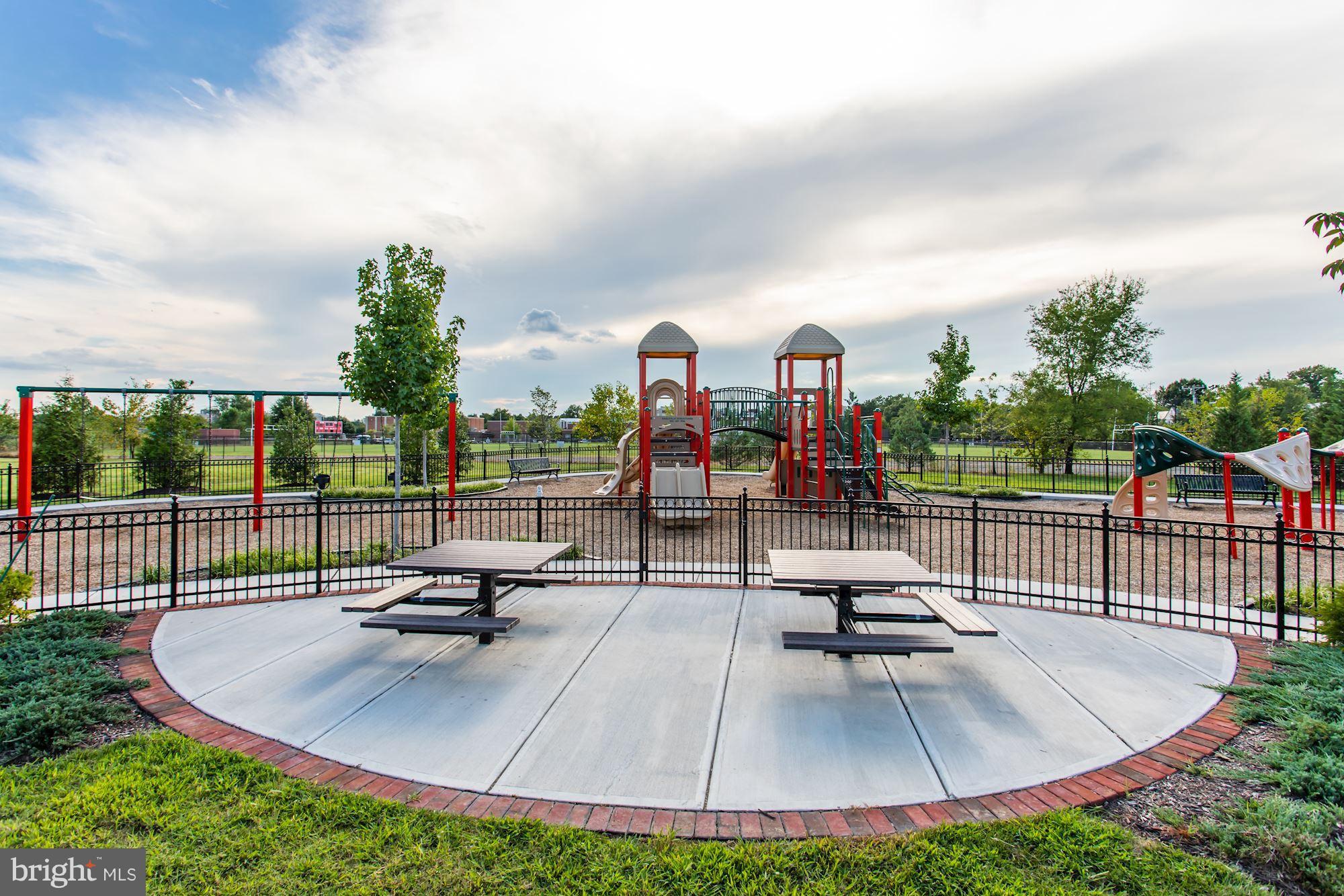 POTOMAC YARD CONDOMINIUM - Residential