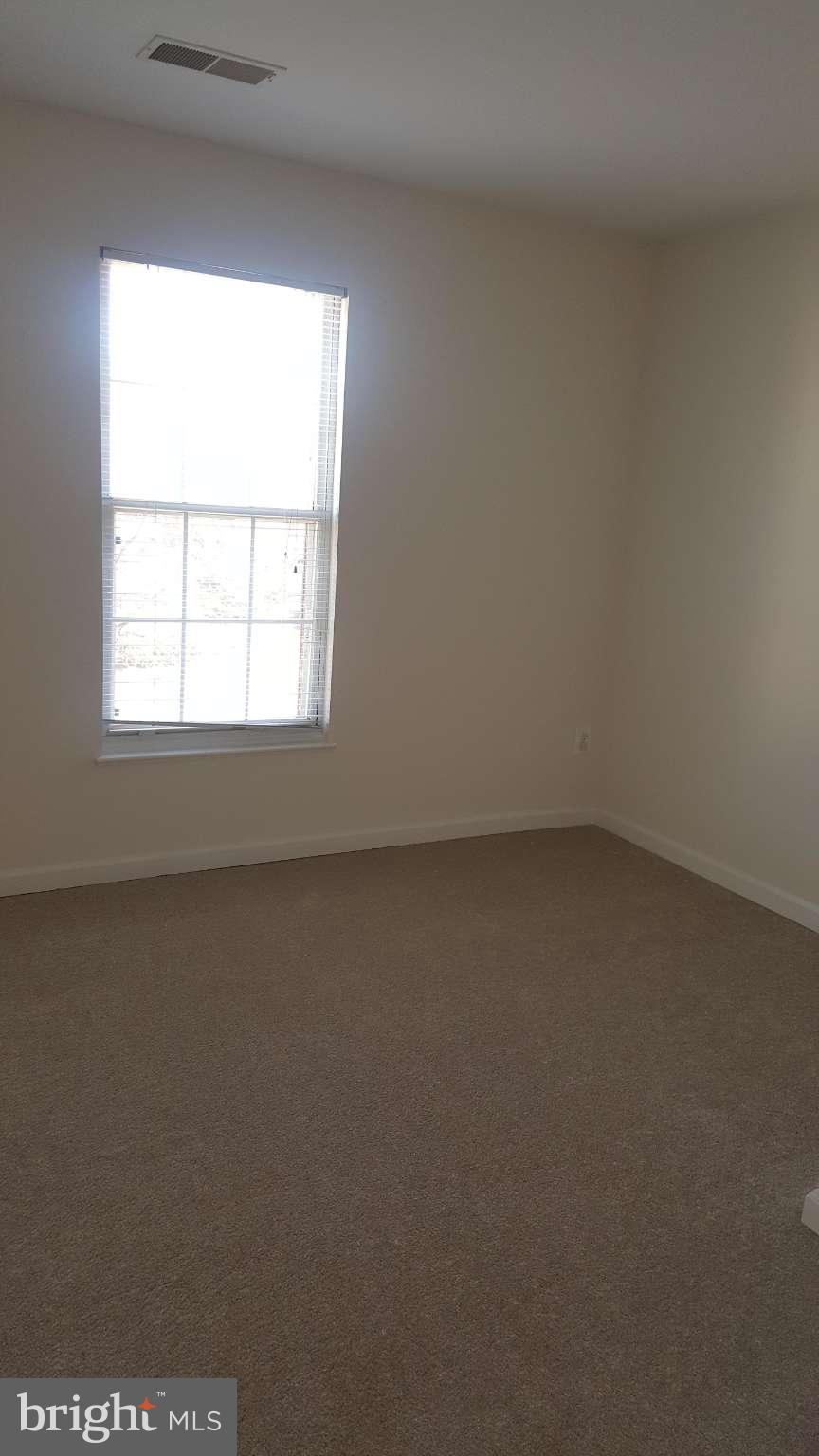 POTOMAC LAKES - Residential Lease