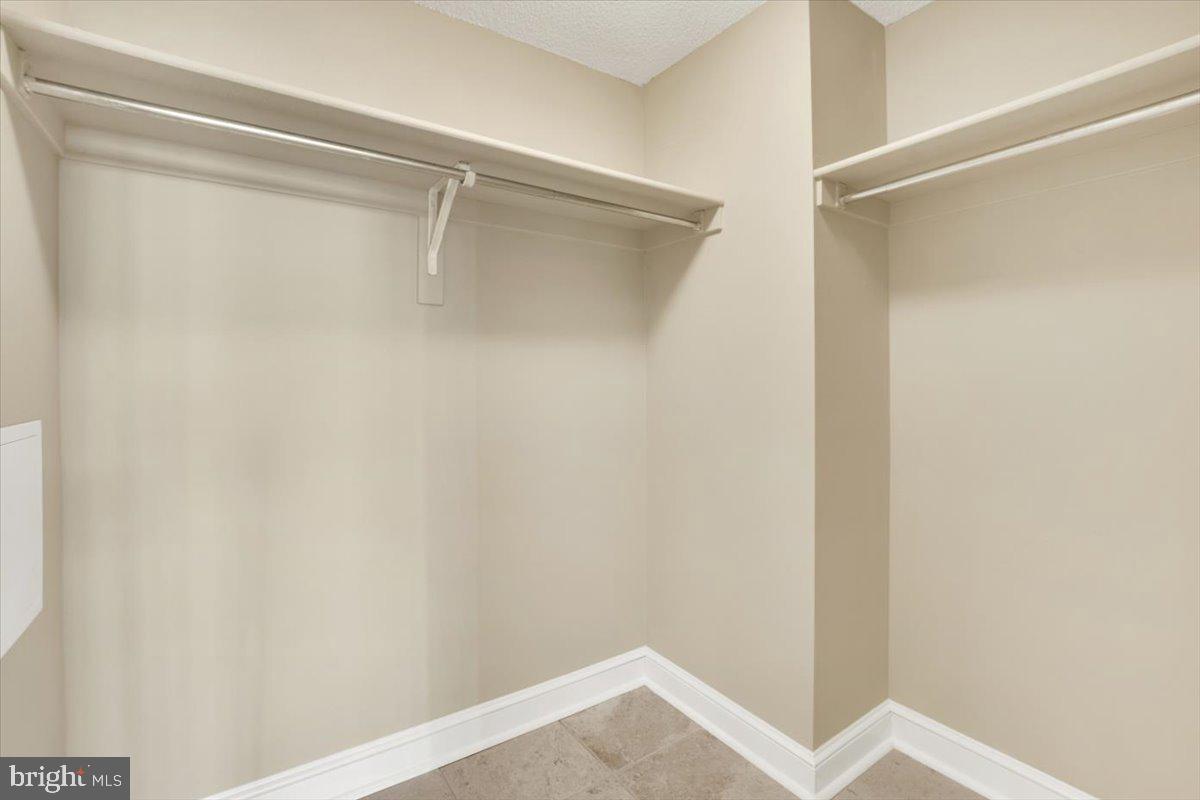 SKYLINE HOUSE - Residential