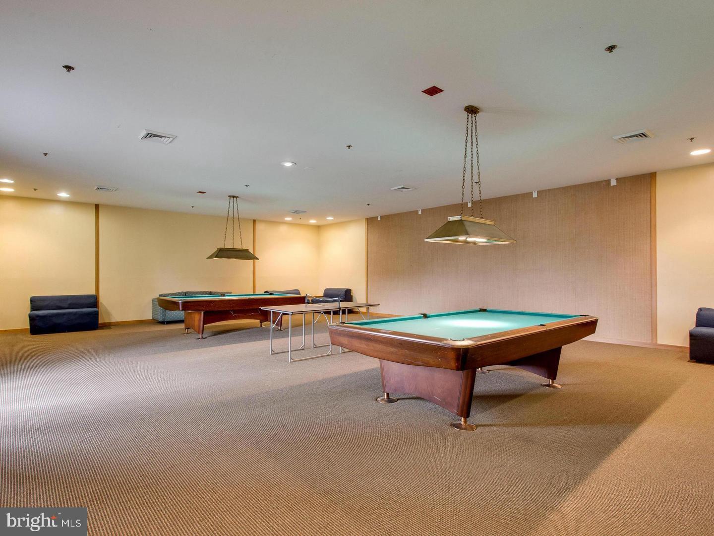 SKYLINE HOUSE - Residential