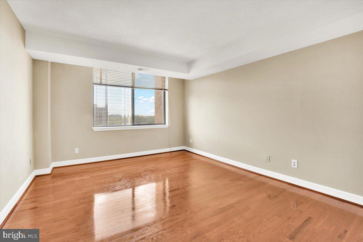 SKYLINE HOUSE - Residential