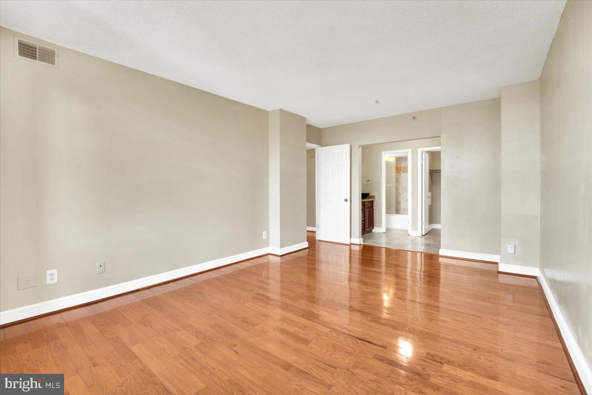 SKYLINE HOUSE - Residential