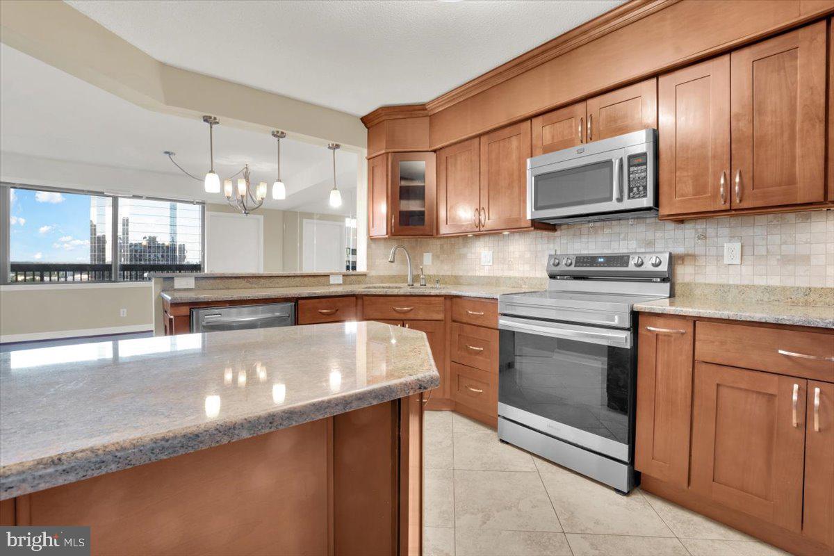 3709 S GEORGE MASON DRIVE 1203E