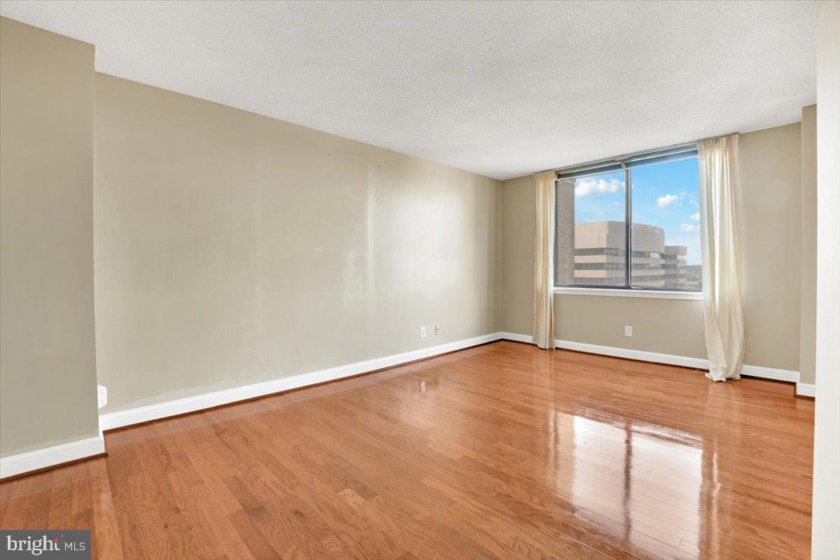 SKYLINE HOUSE - Residential