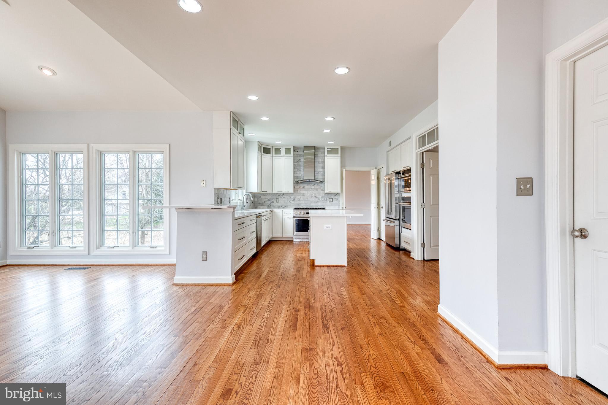 HAYFIELDS MANOR - Residential