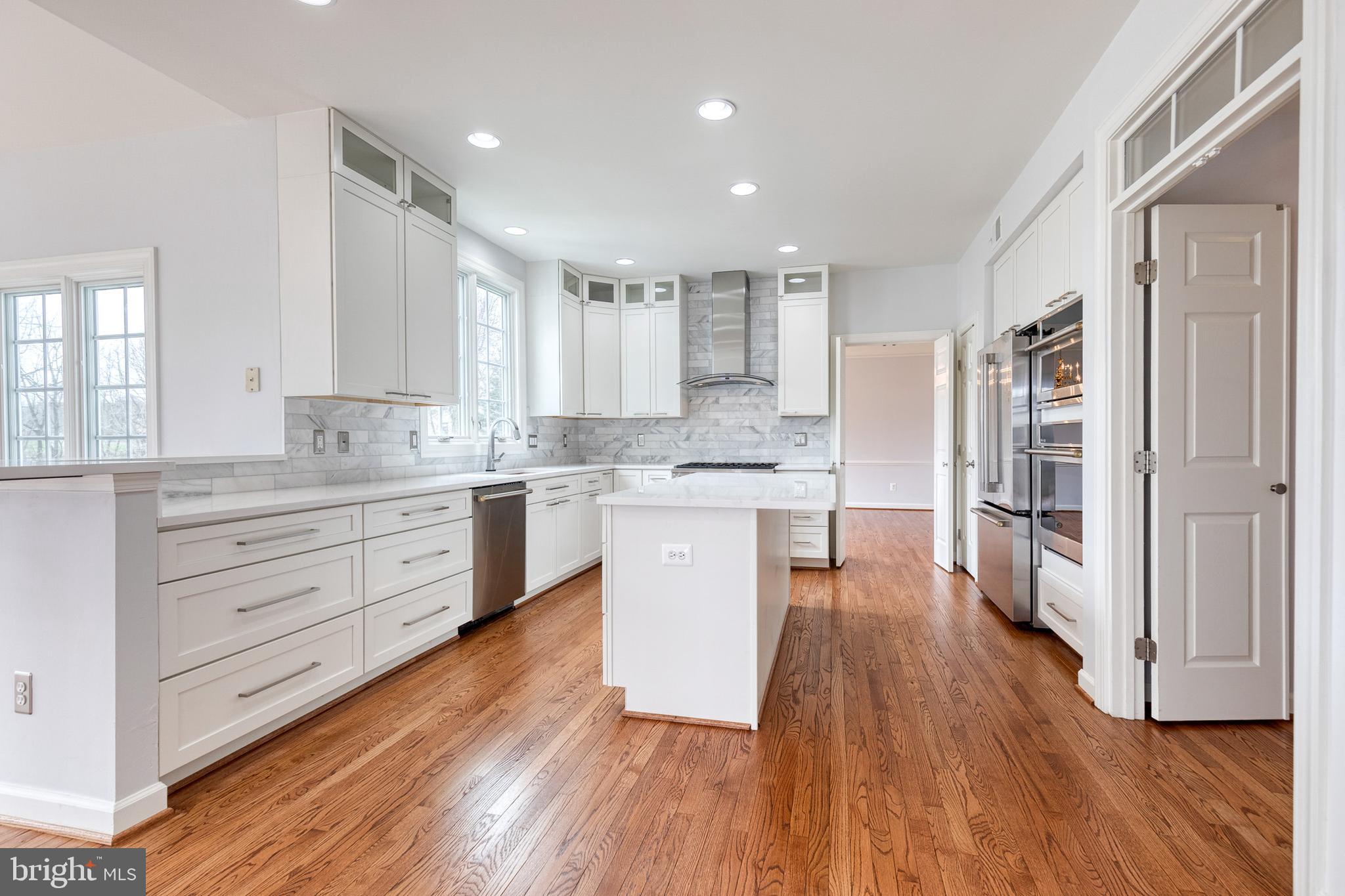 HAYFIELDS MANOR - Residential