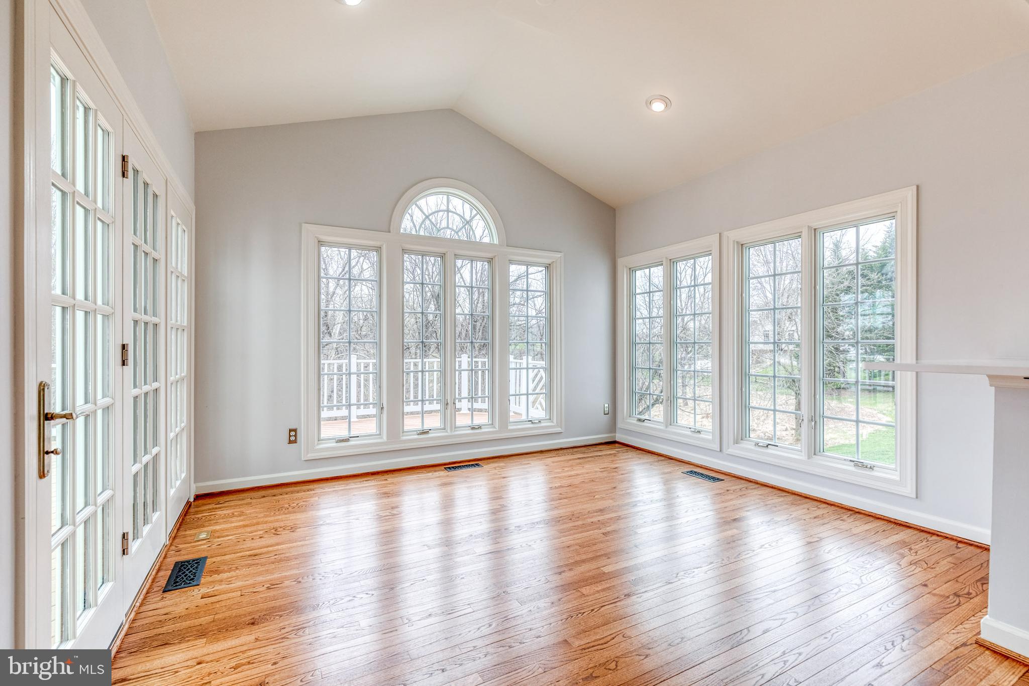 HAYFIELDS MANOR - Residential