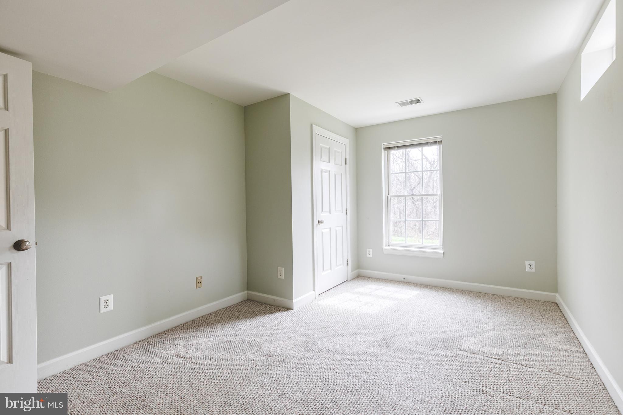 HAYFIELDS MANOR - Residential