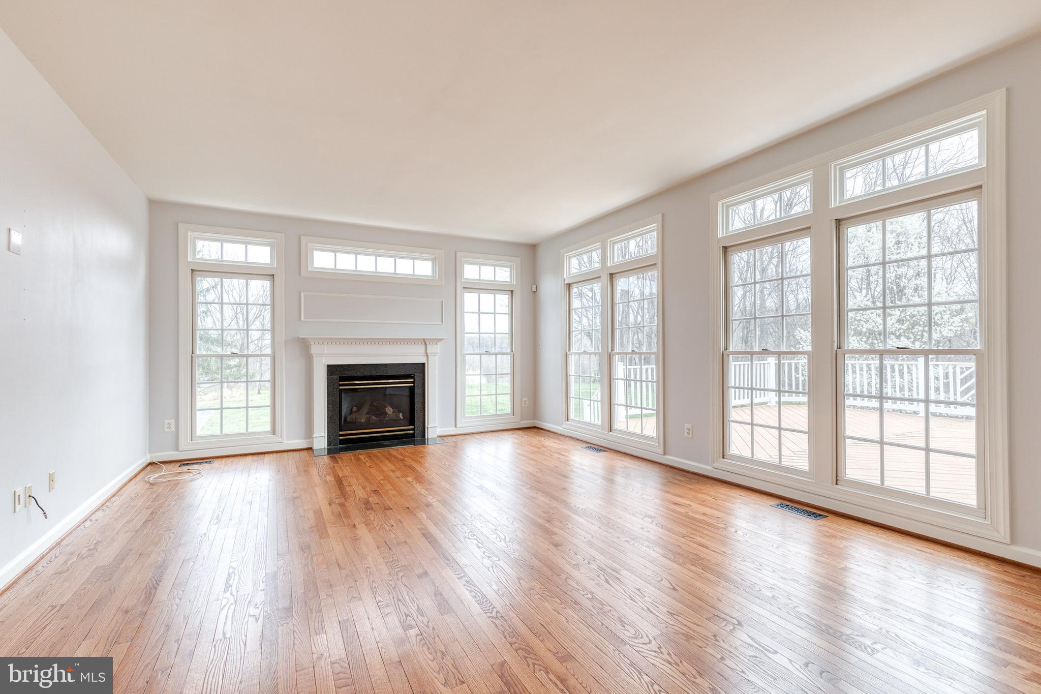 HAYFIELDS MANOR - Residential