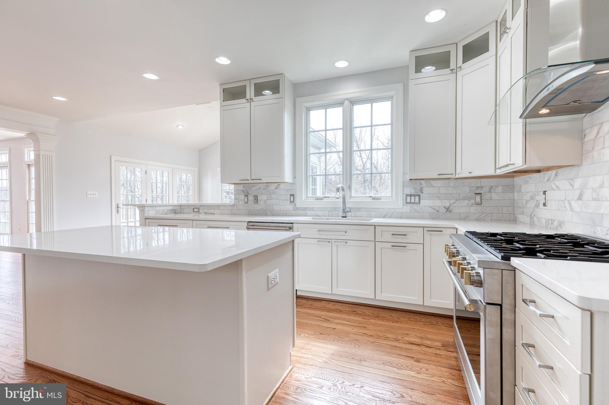 HAYFIELDS MANOR - Residential