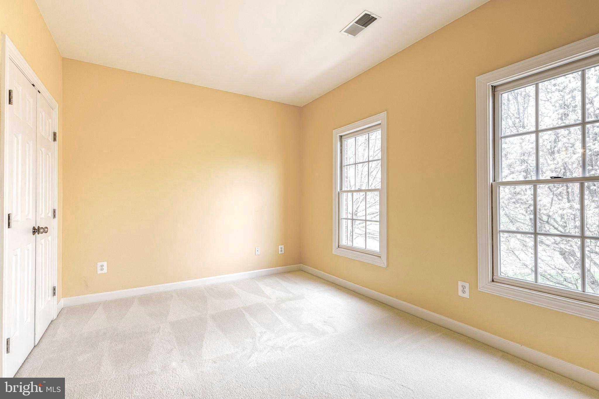 HAYFIELDS MANOR - Residential