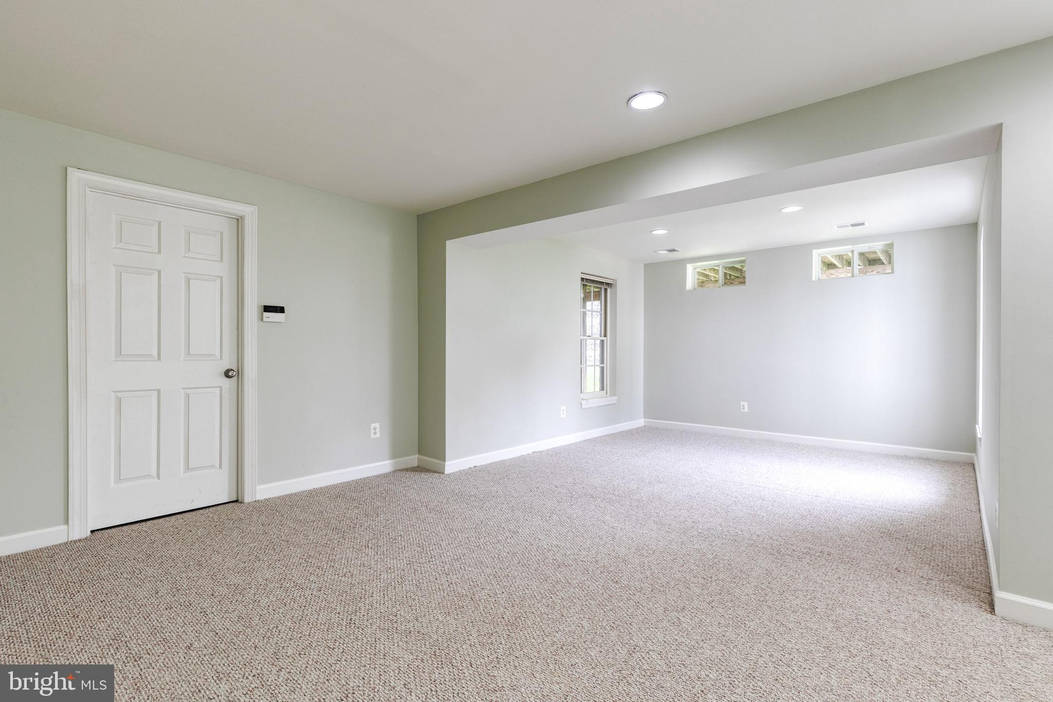 HAYFIELDS MANOR - Residential