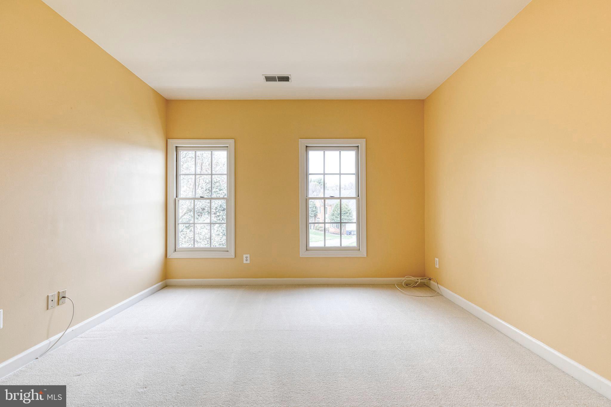 HAYFIELDS MANOR - Residential