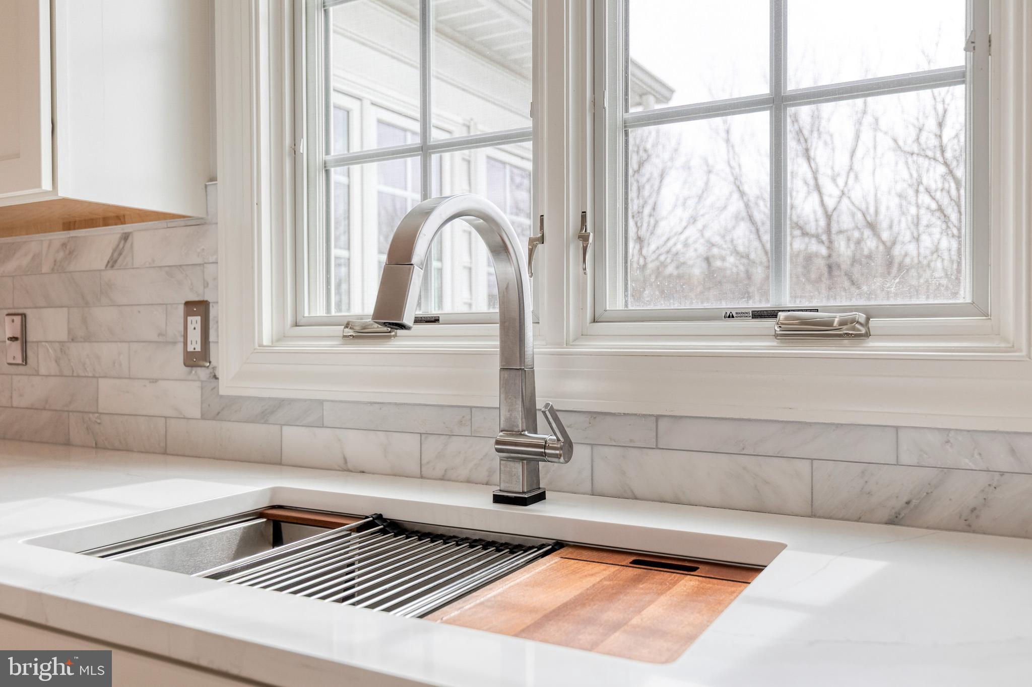 HAYFIELDS MANOR - Residential