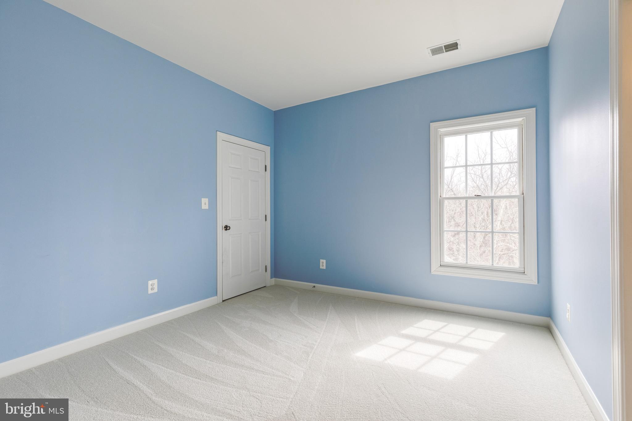 HAYFIELDS MANOR - Residential