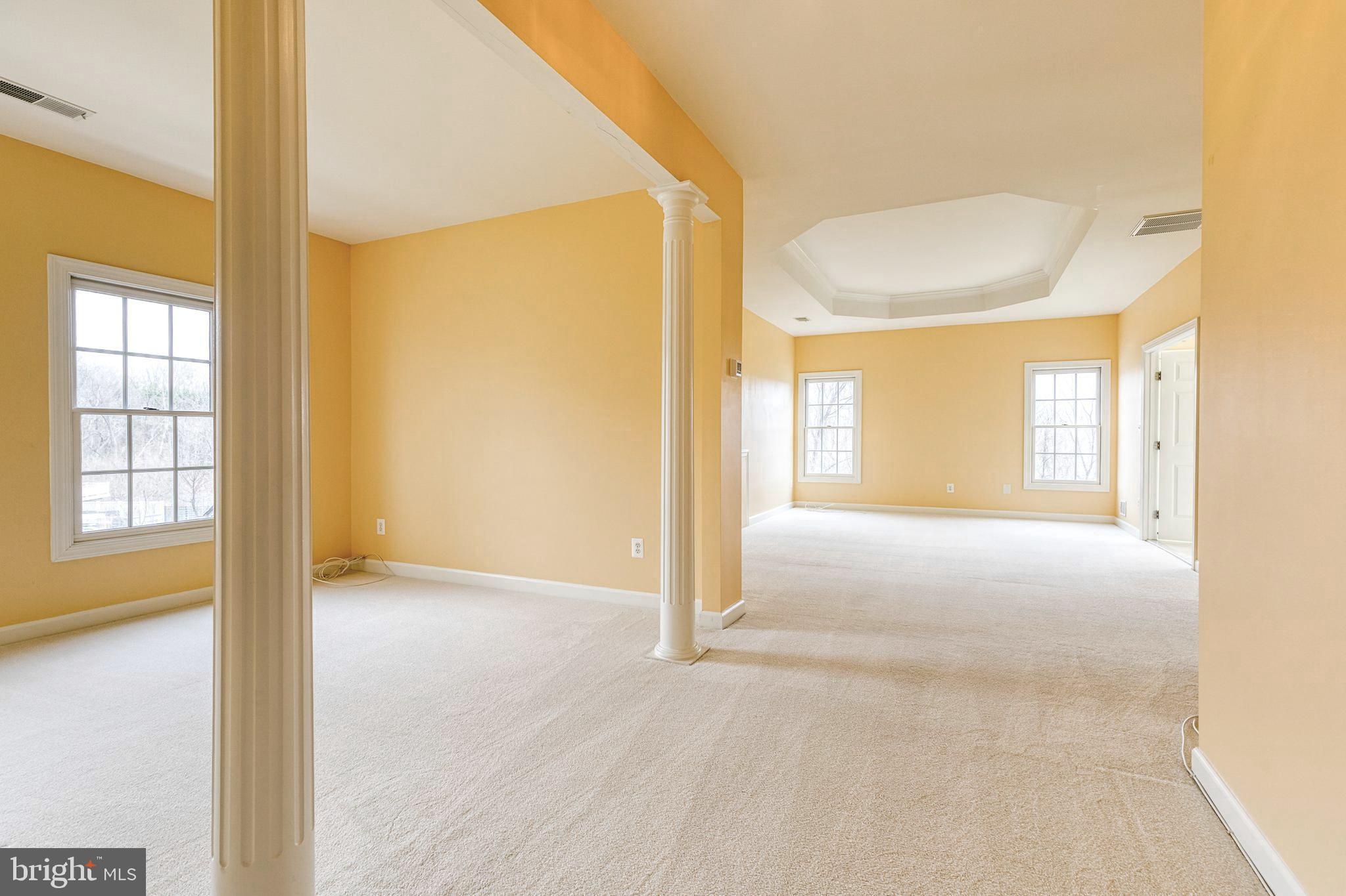 HAYFIELDS MANOR - Residential