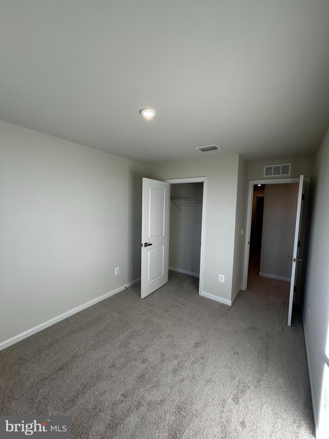 LAUREL PARK - Residential Lease