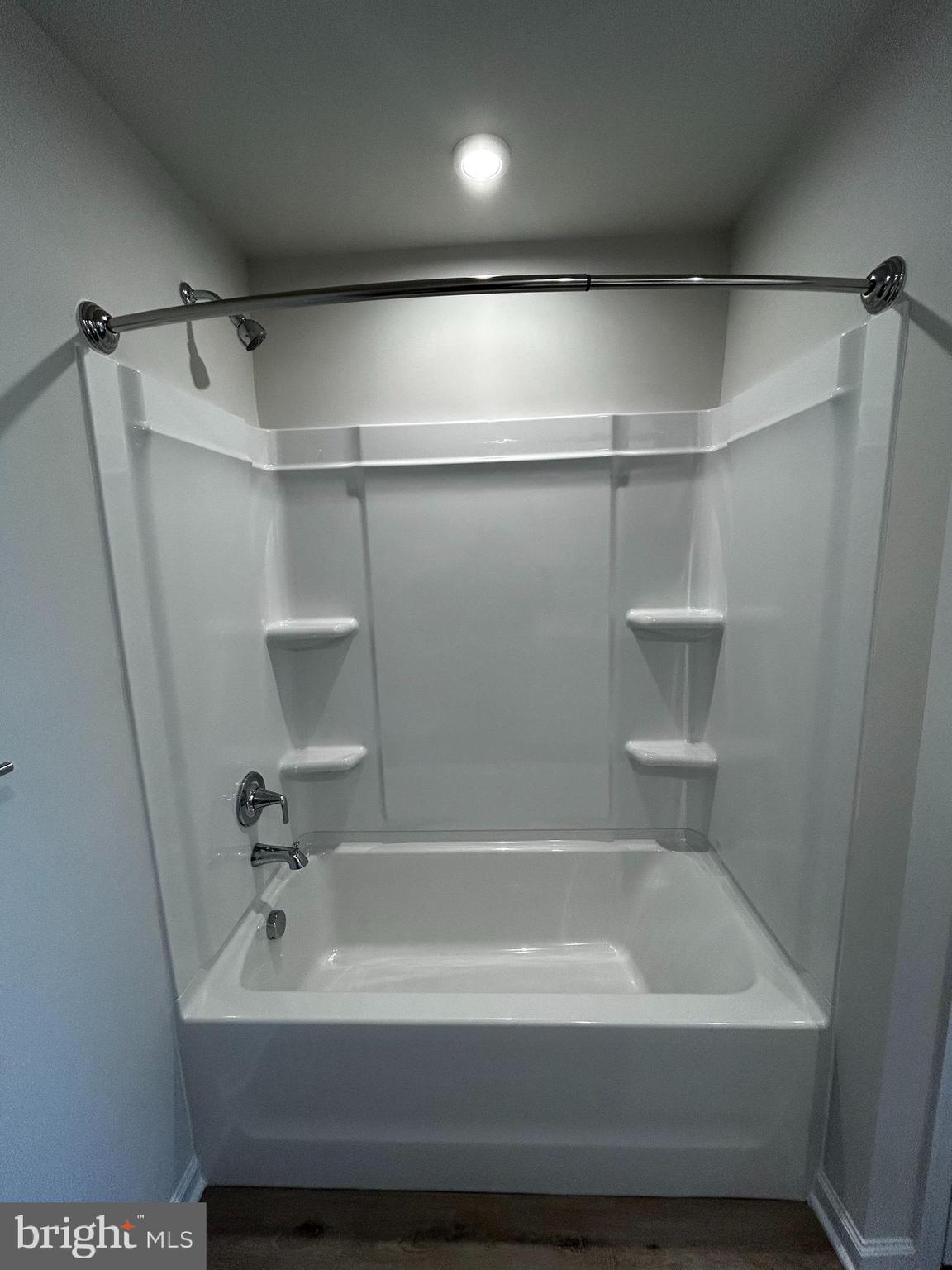 LAUREL PARK - Residential Lease