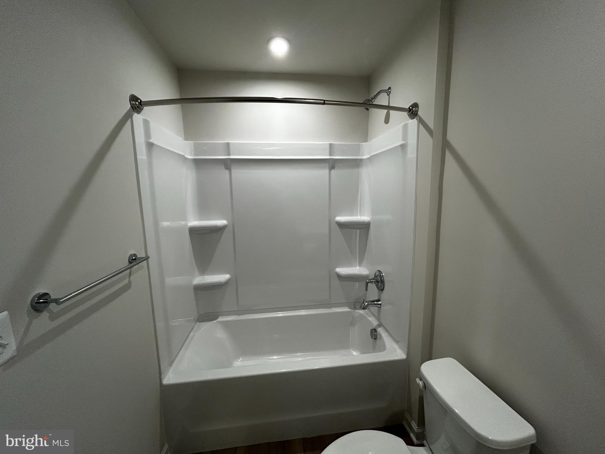 LAUREL PARK - Residential Lease