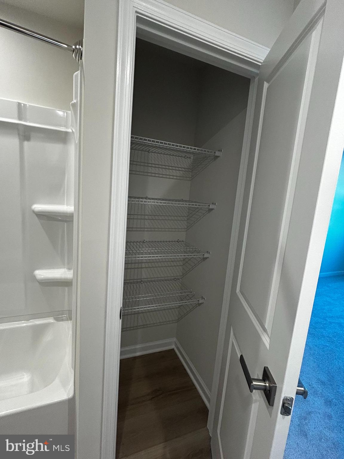 LAUREL PARK - Residential Lease