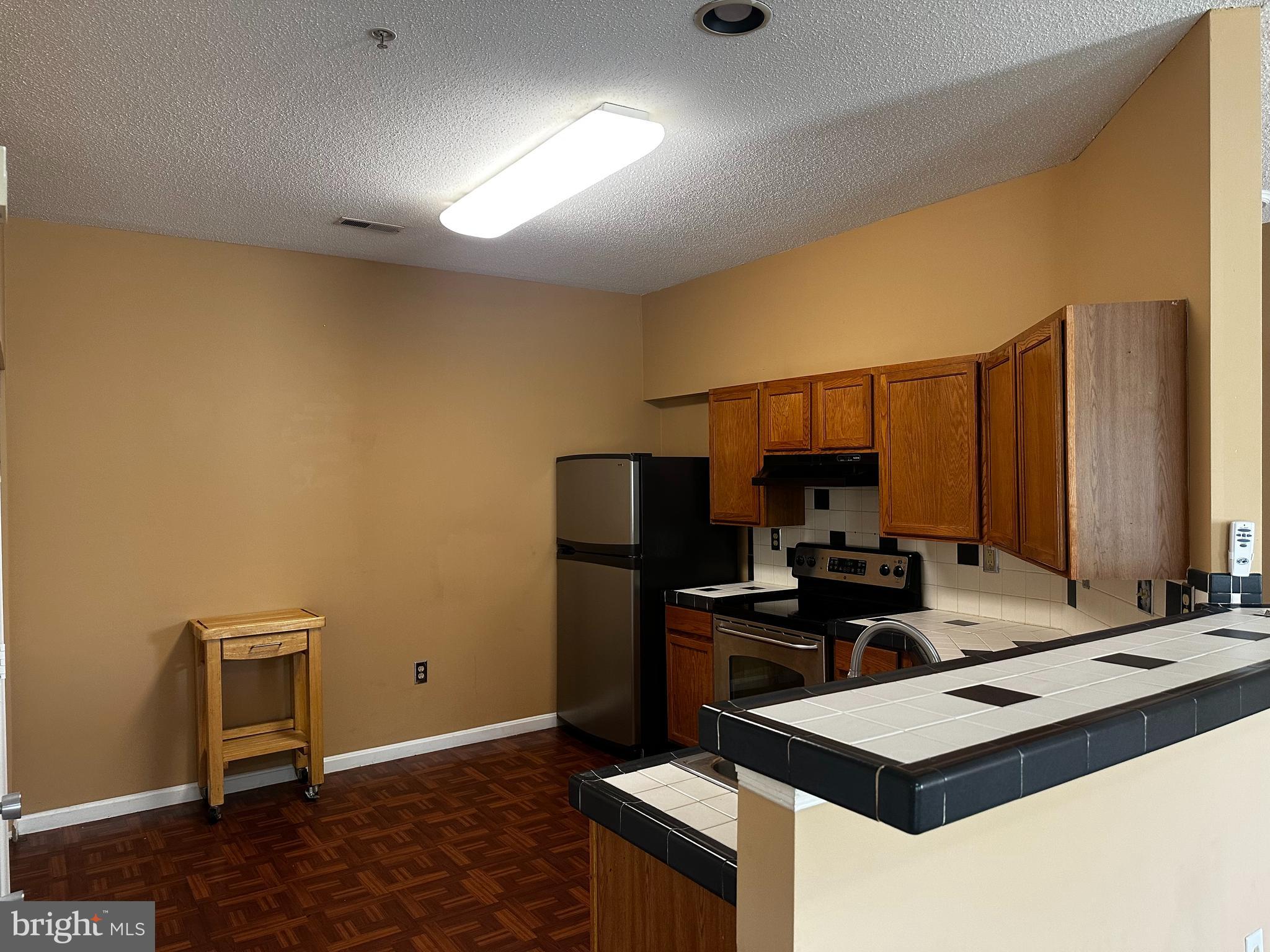 DEVON COURT - Residential Lease