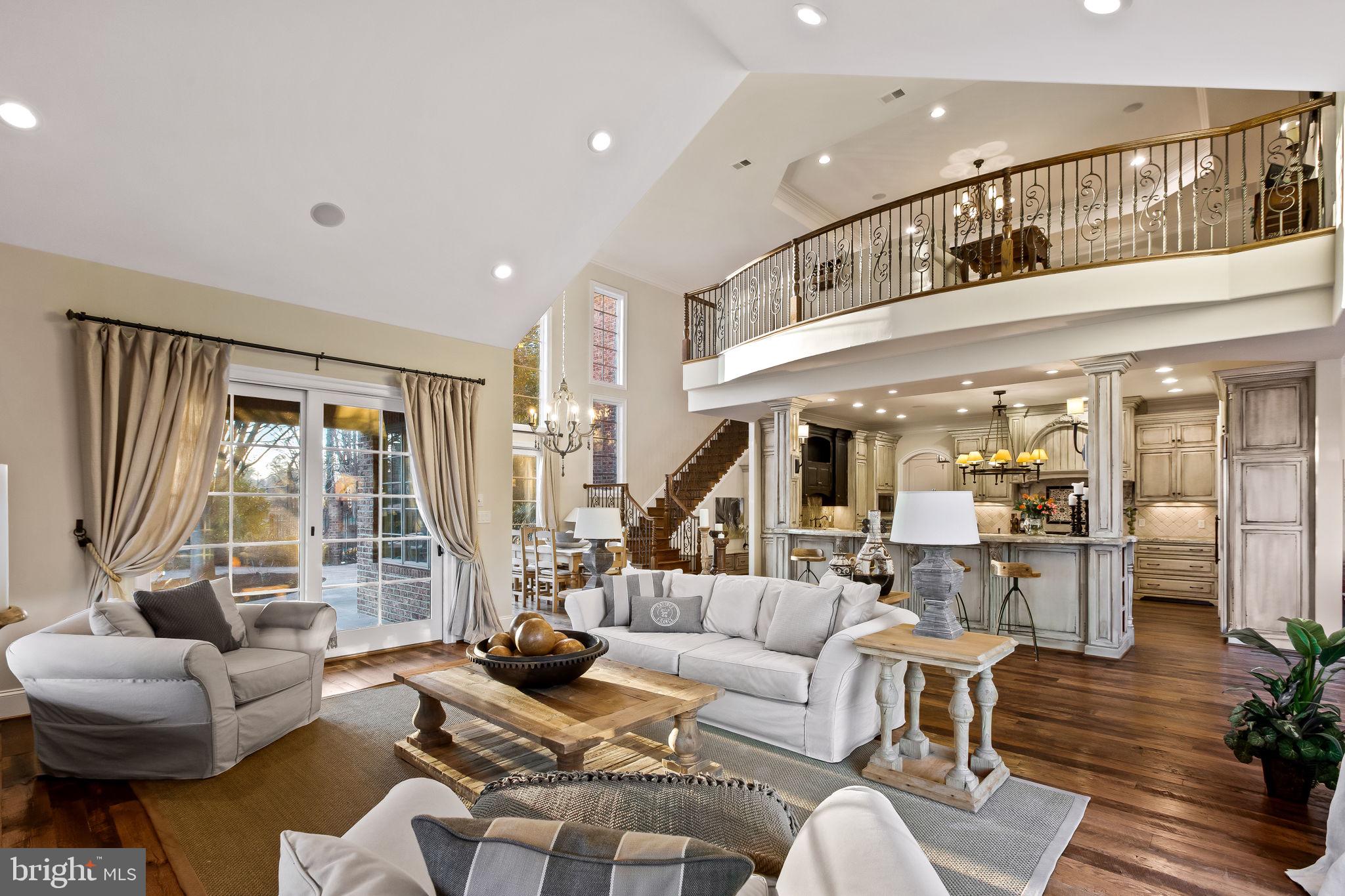 HAYFIELDS MANOR - Residential