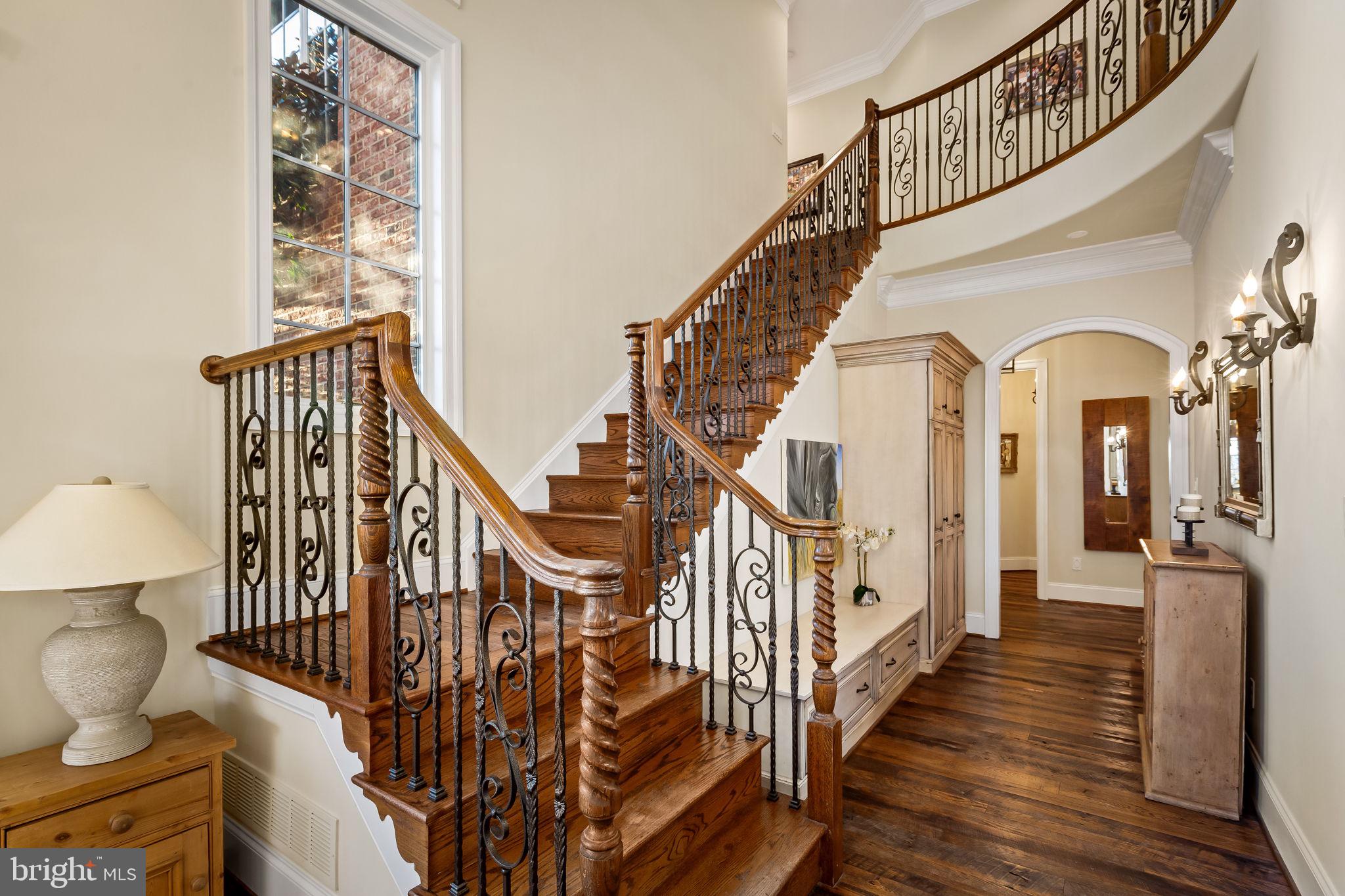 HAYFIELDS MANOR - Residential