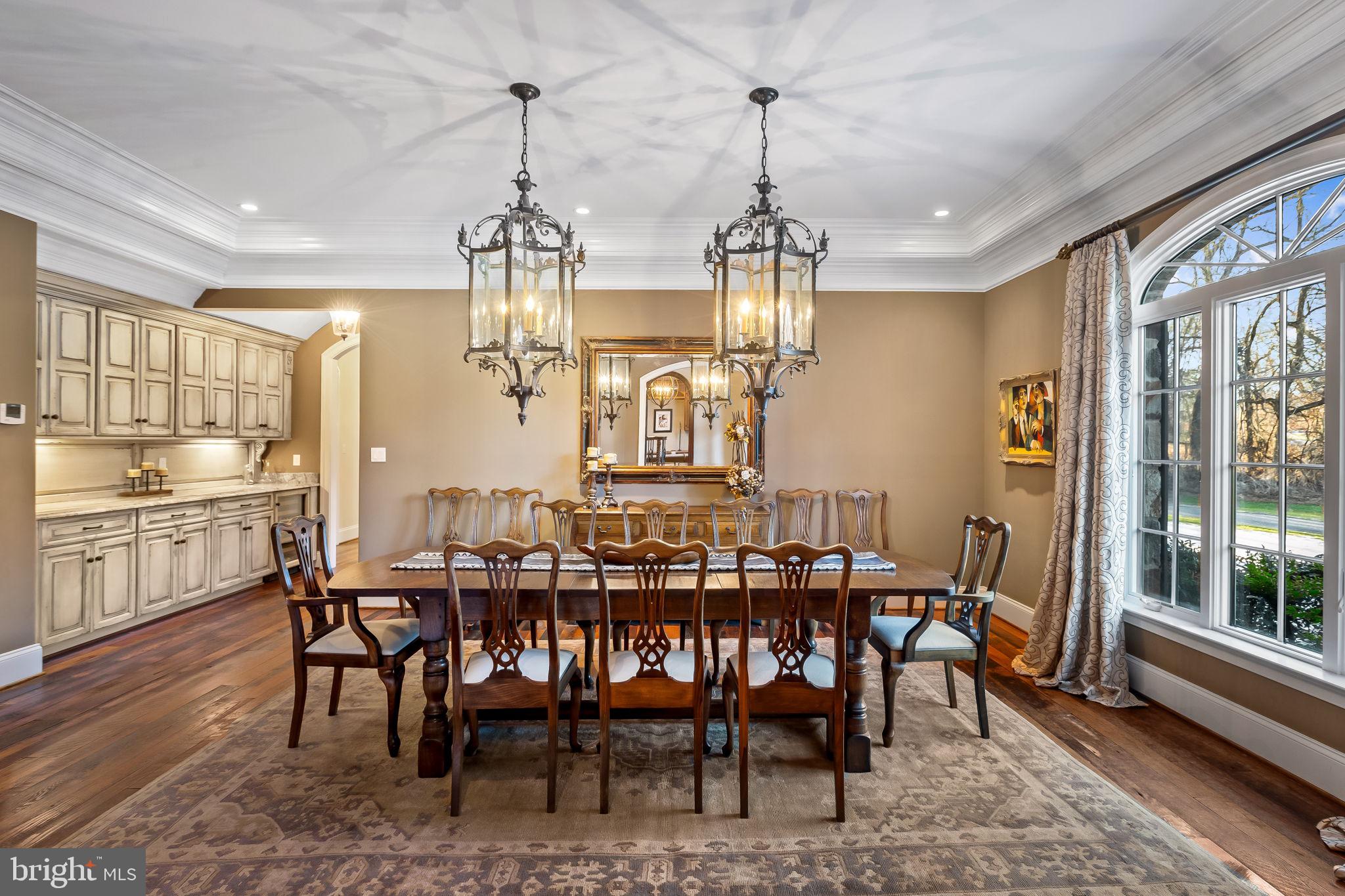 HAYFIELDS MANOR - Residential