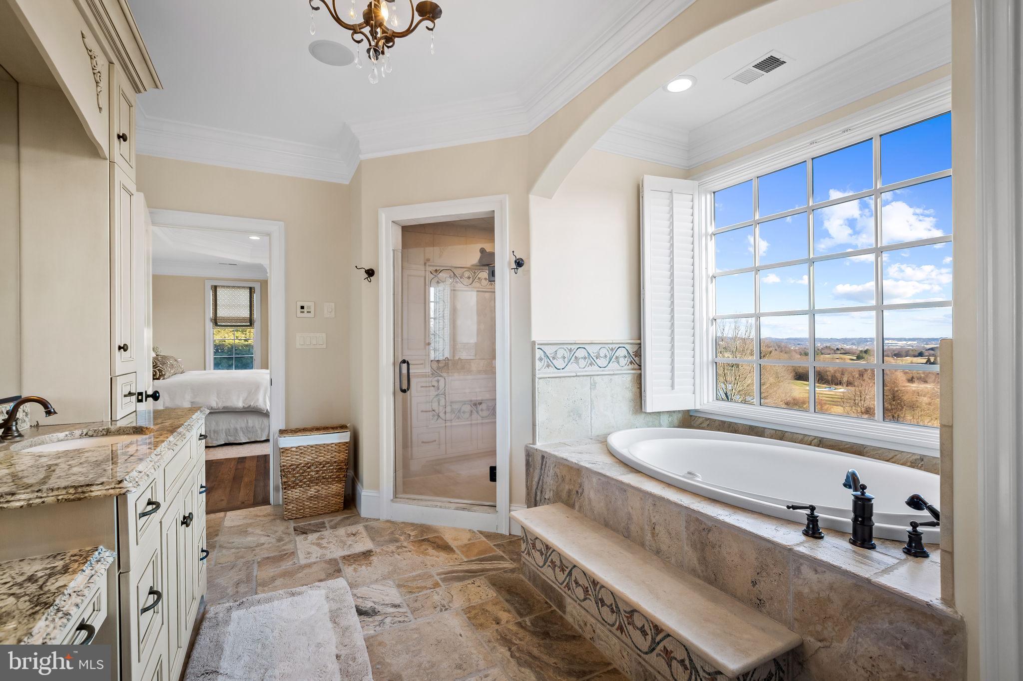 HAYFIELDS MANOR - Residential