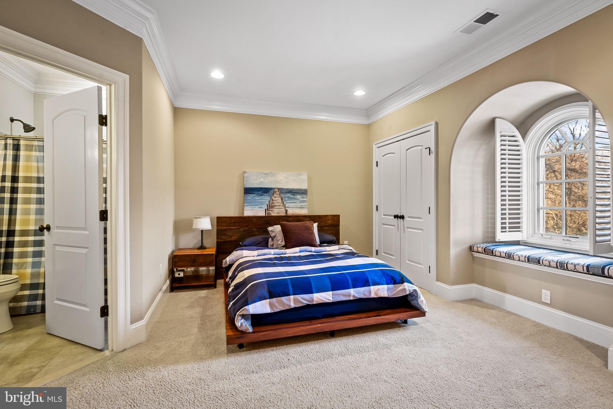 HAYFIELDS MANOR - Residential