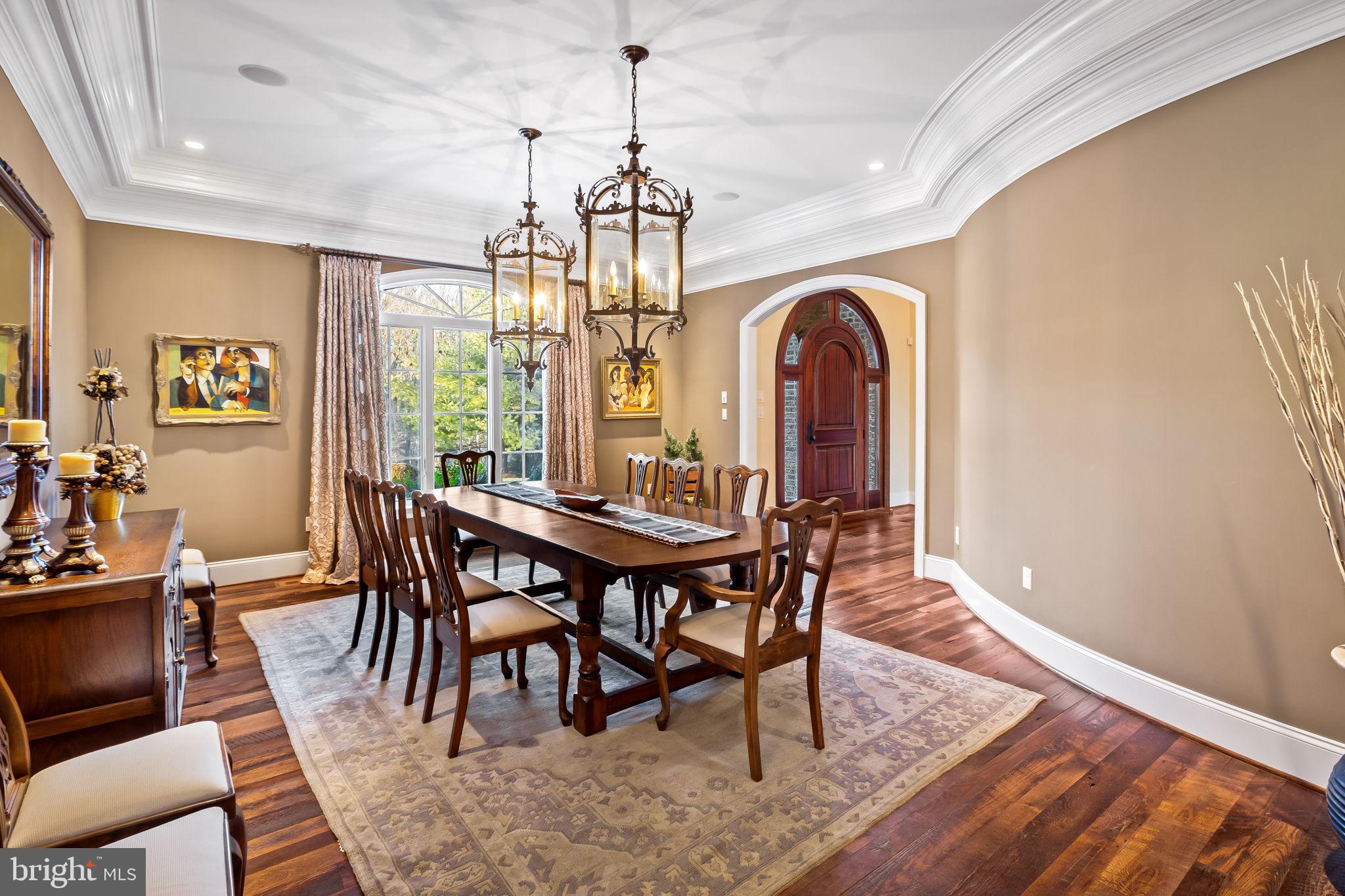 HAYFIELDS MANOR - Residential